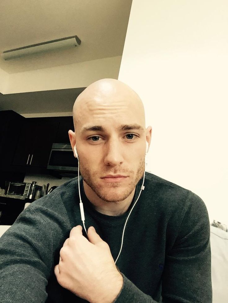 23aeee8925c20707fd6841cd266e4935--buzz-cuts-bald-men.jpg