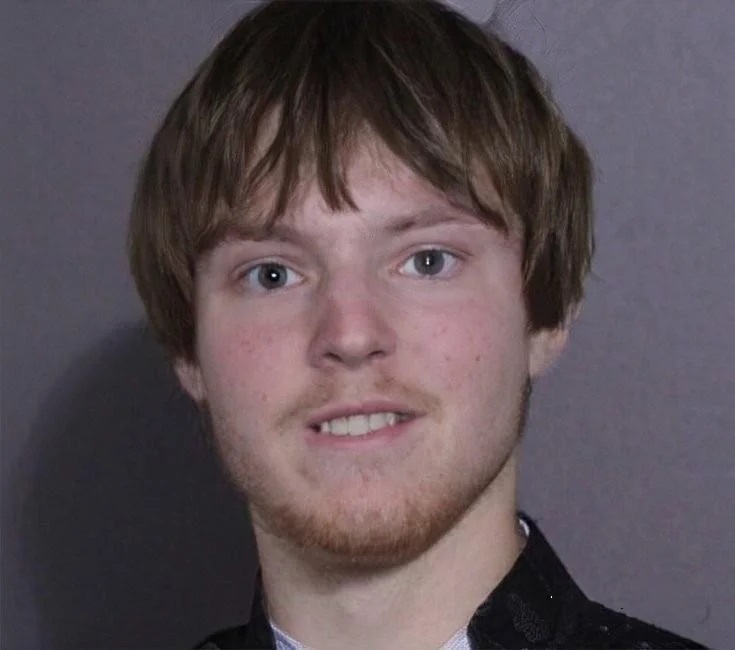 attractive-people-can-get-away-with-shitty-***-haircuts-v0-e84toopahwec1.jpg