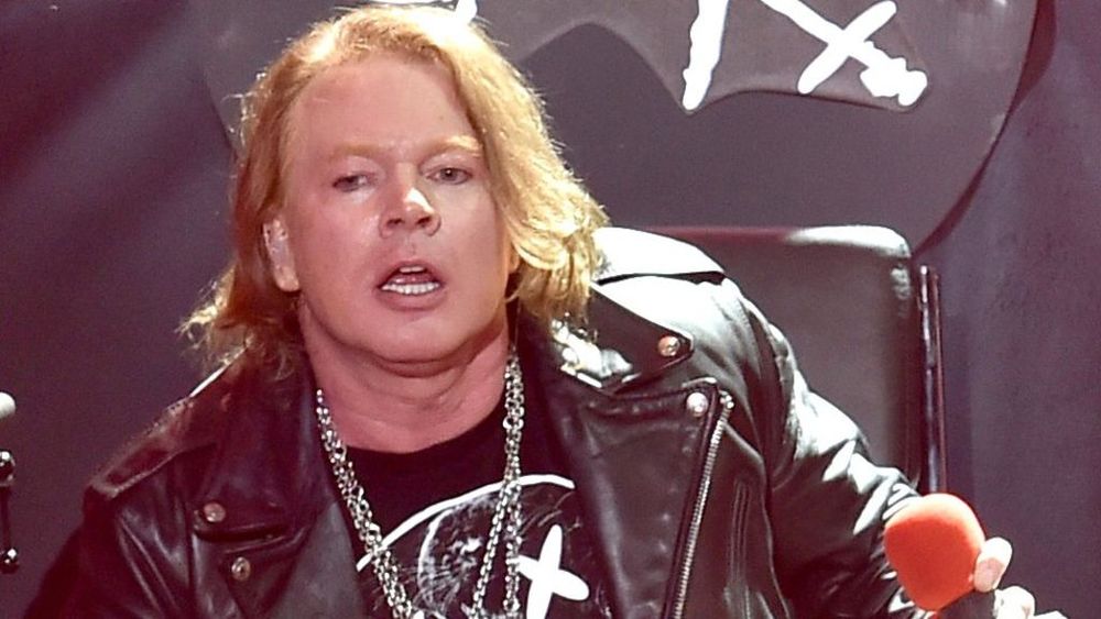 axlrosemic.jpg