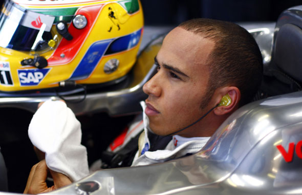 hamilton-heavily-chashes-car-in-hockenheim-practice-22766_1.jpg
