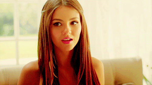 Victoria-Justice-Smile.gif