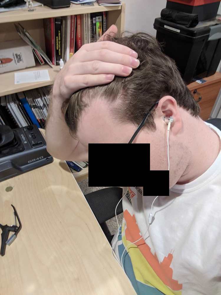ZMzMnBf.jpg