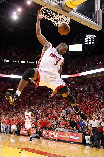 playoffswade_dunk.jpg