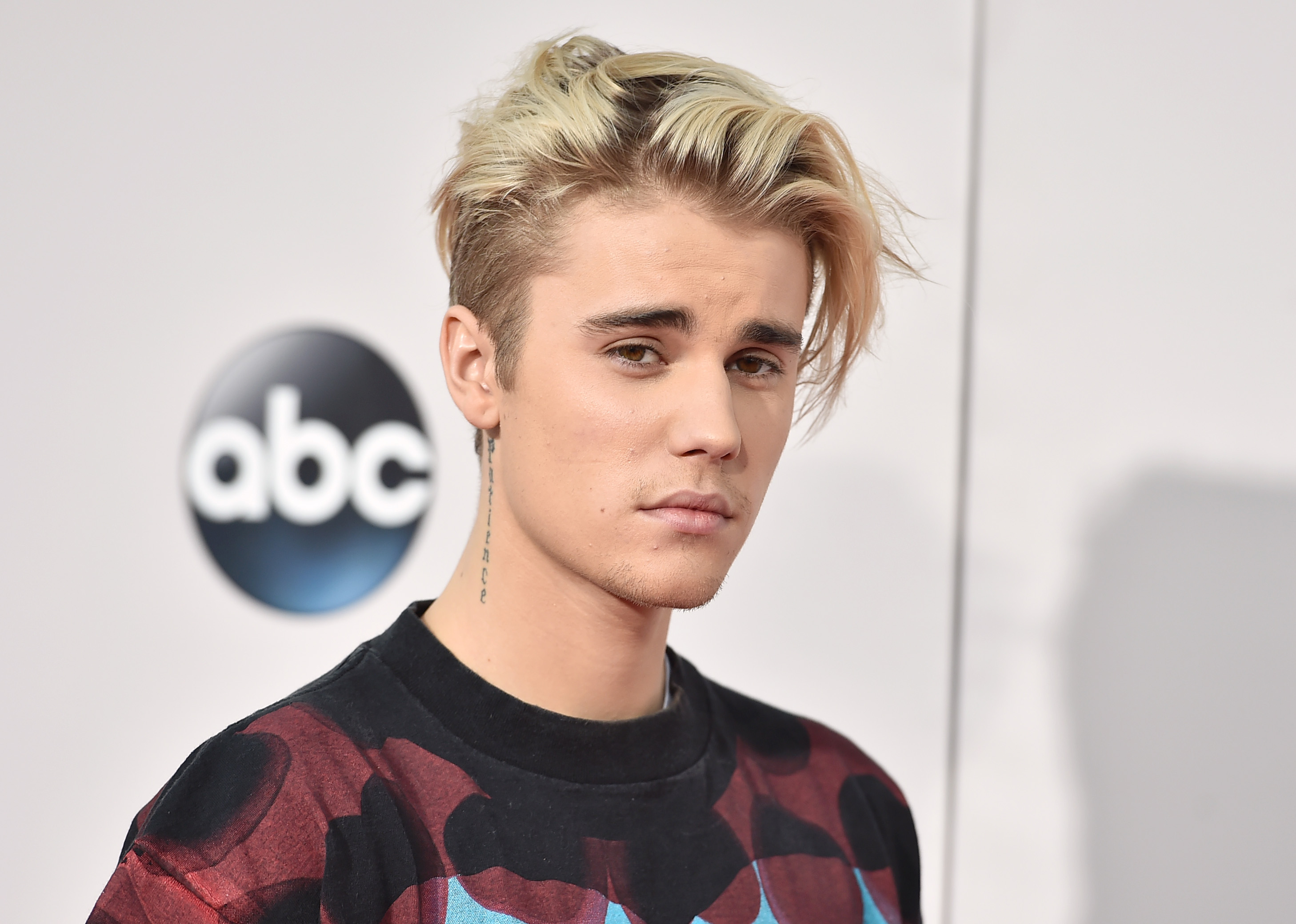 justin-bieber-adult-male-fans.jpeg.jpg